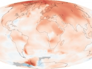 중간 정도 빠르기의 온난화가 진행되고 있다. 새로운 자료에 의하면 지구 표면온도의 자연적인 변이 - 해양과 대기권 및 기타 자연적인 요인들이 상호작용하여 일으키는 - 가 최근 관찰된 10 년 단위 온난화 경향의 변화를 설명할 수 있다고 한다. Credit: NASA image by Robert Simmon, based on data from the Goddard Institute for Space Studies
